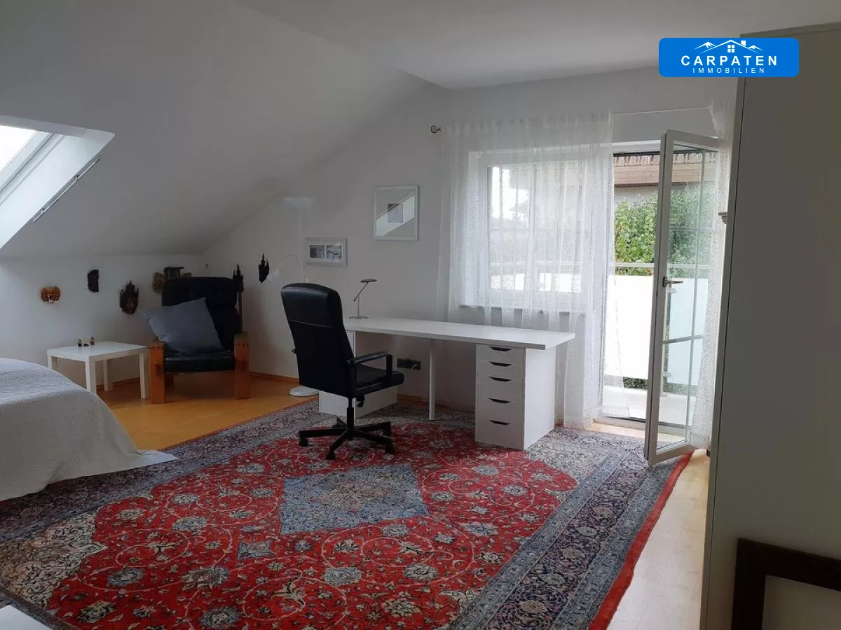 Kinderzimmer 2 mit Balkon