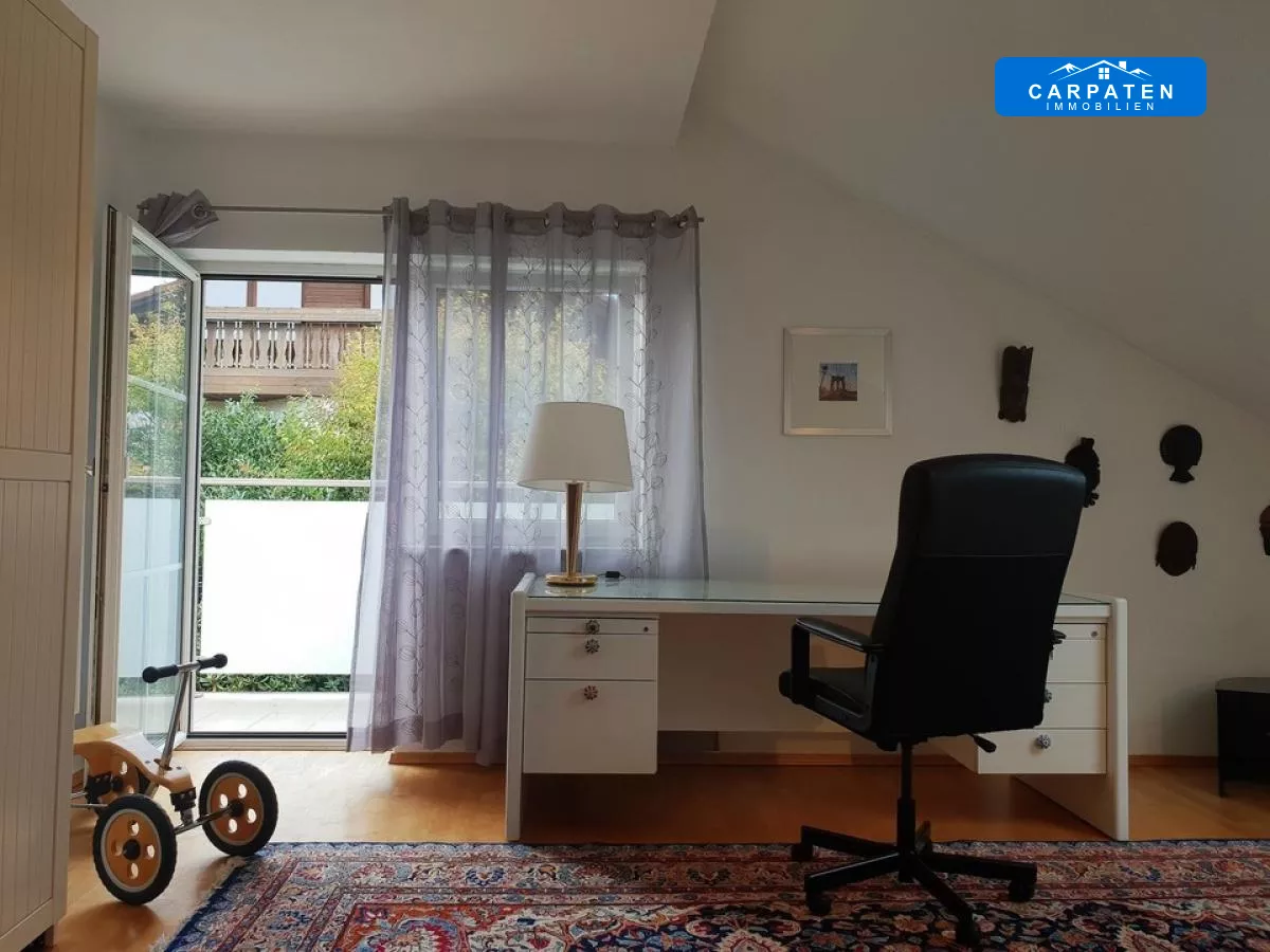 Kinderzimmer OG mit Balkon