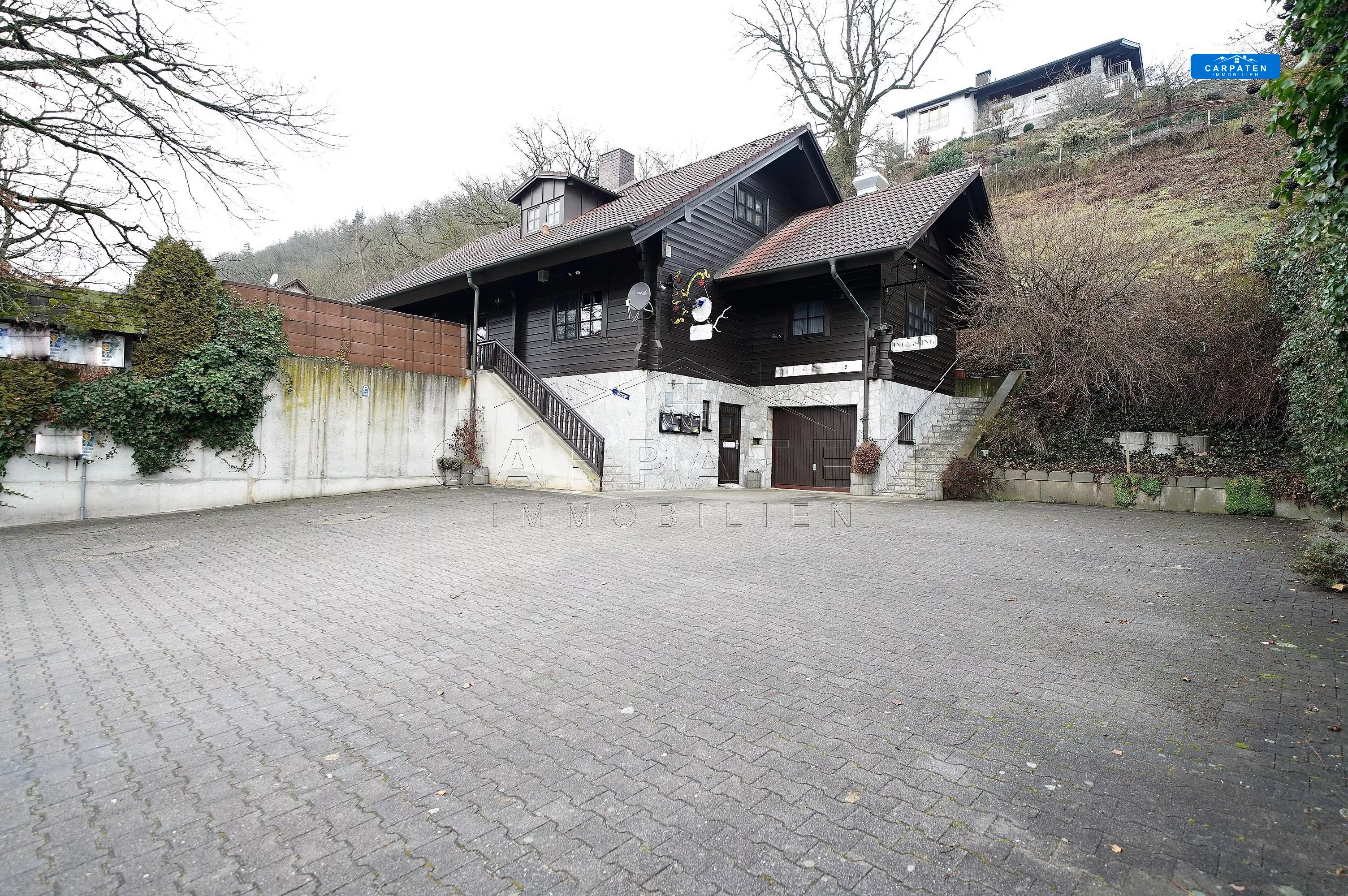 Ansicht Ost - Stellplätze