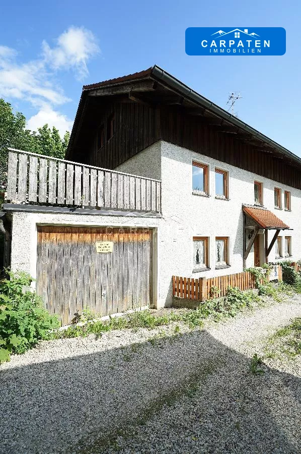 Ansicht Nord-Ost, Haus & Garage.