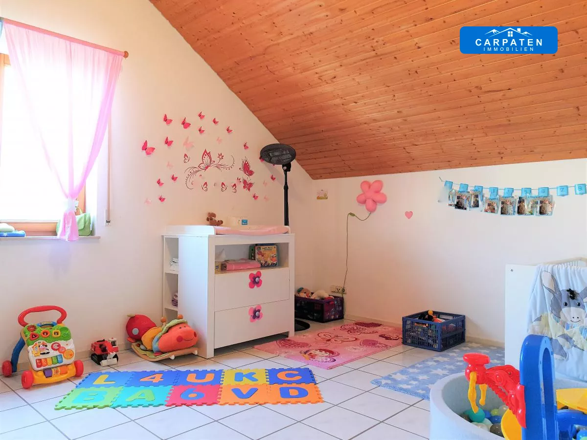 Kinderzimmer 2 OG