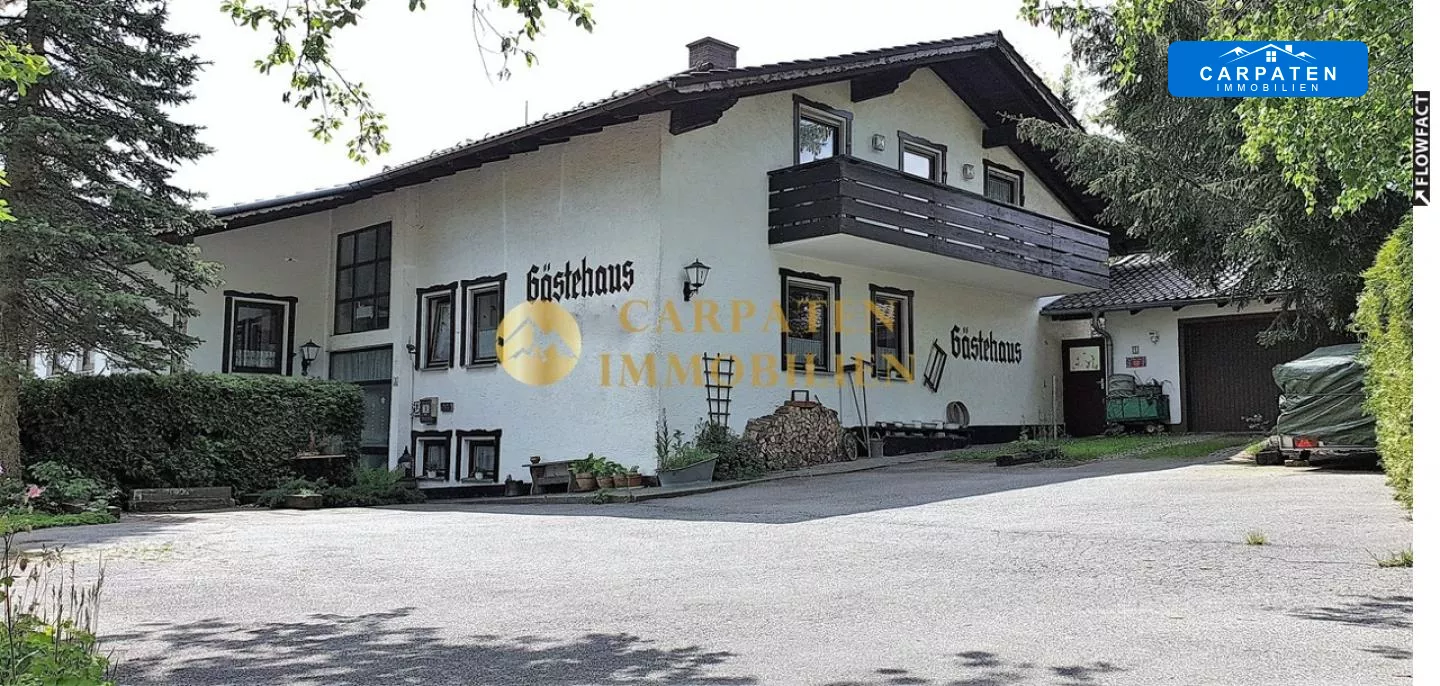 Ansicht Objekt und Hofeinfahrt