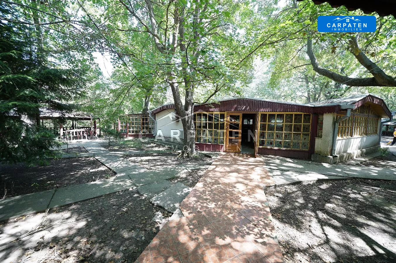 C18 Saal Außenbereich