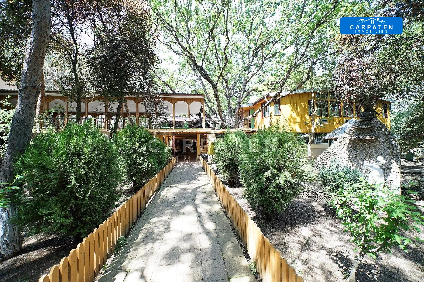 C115 TerrasseGebäude