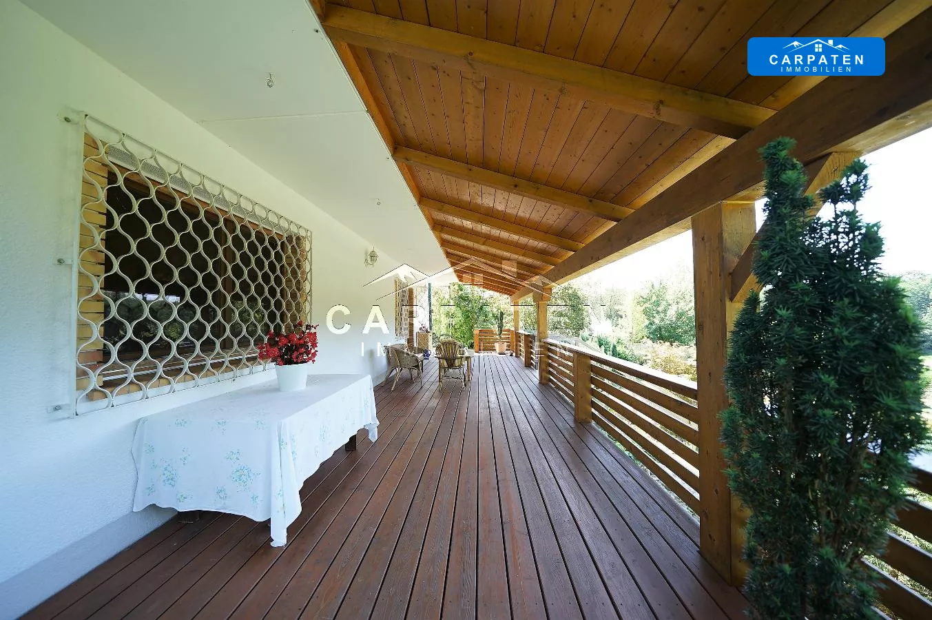 überdachte Terrasse