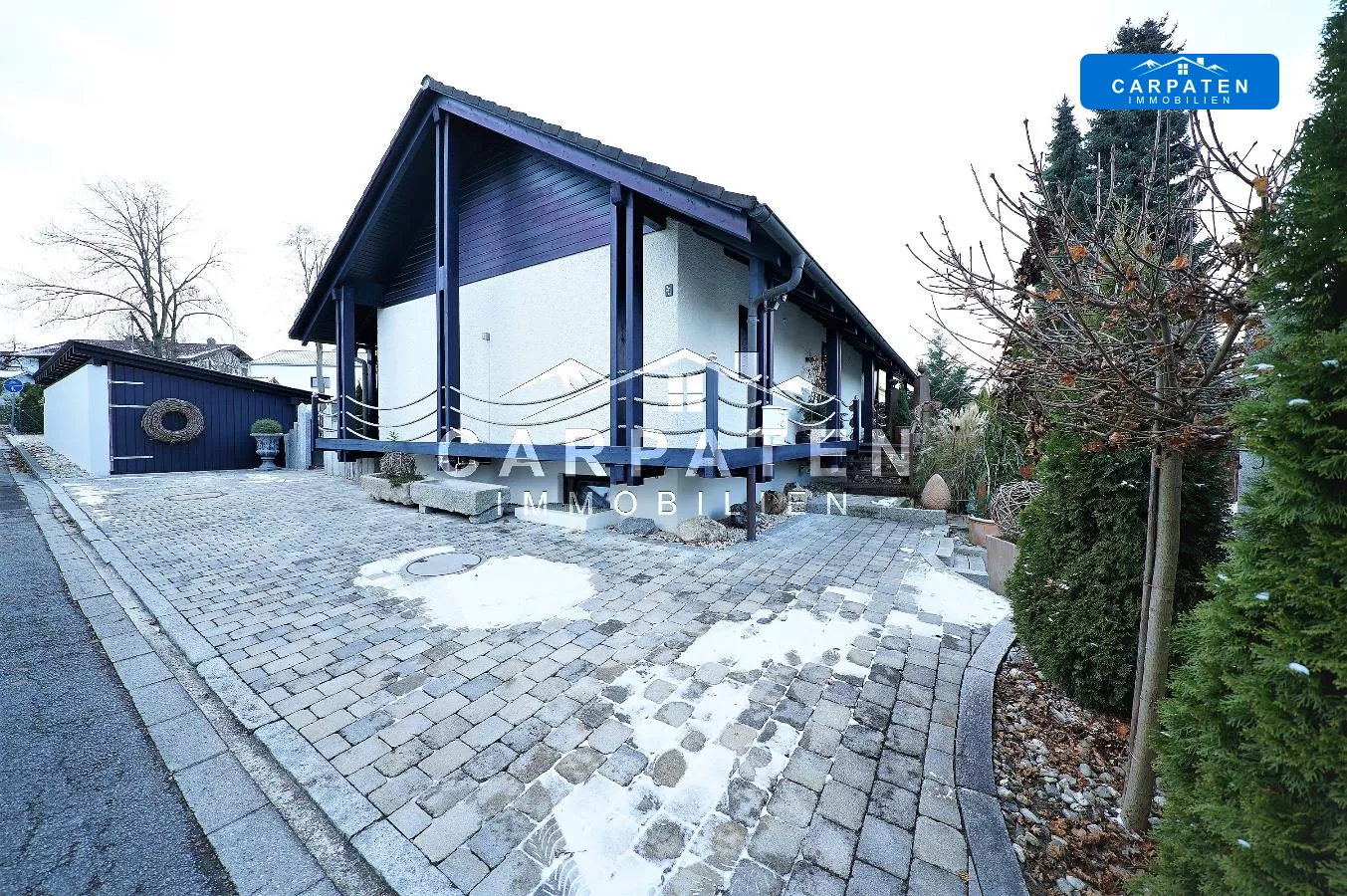 Ansicht Haus & Stellplätze