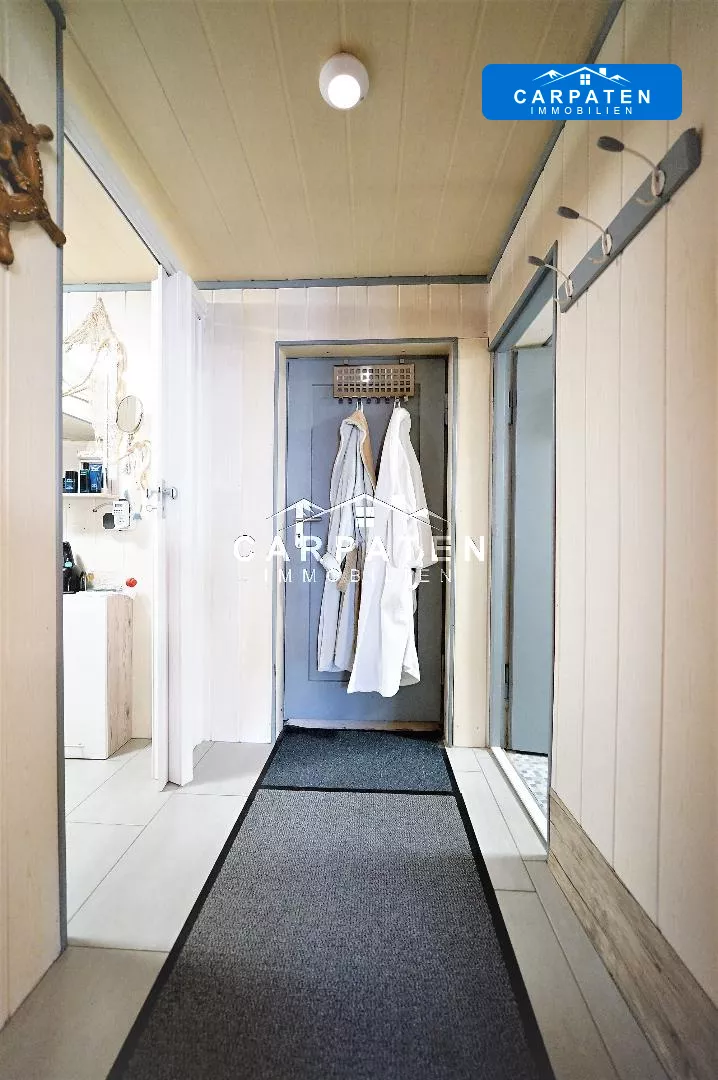 Flur EG z. Badezimmer