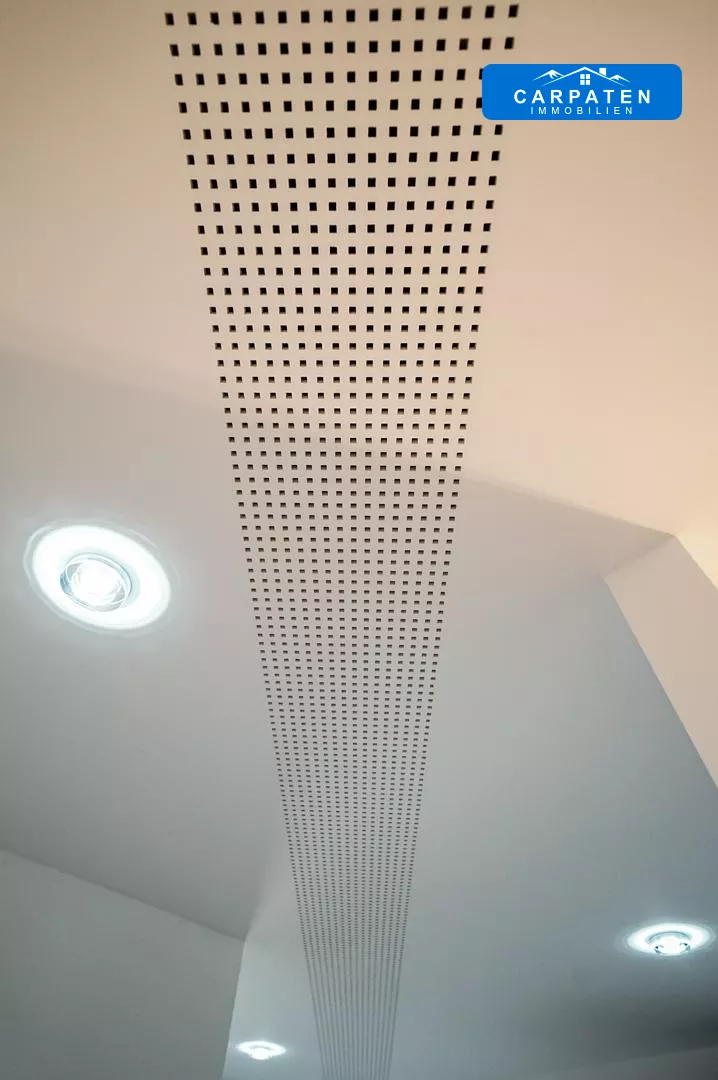 Abgehängte Decke mit Glas LED