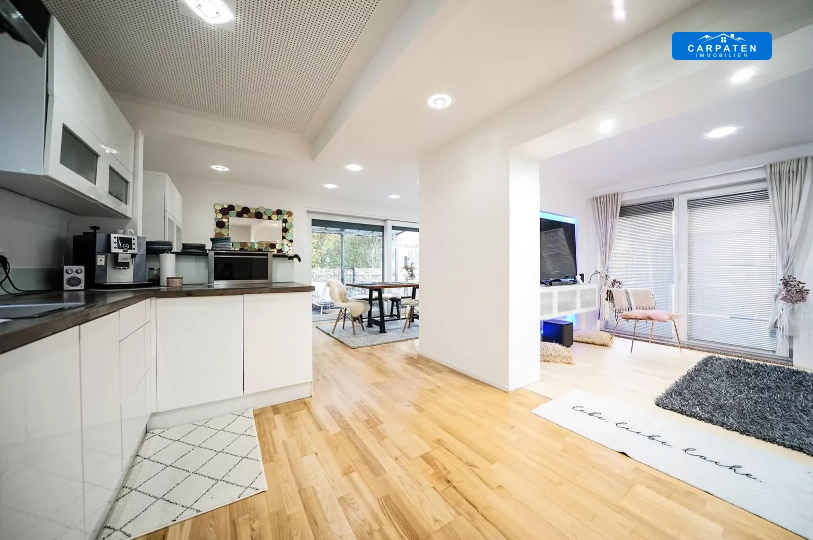 Küche-Ess-Wohnbereich EG