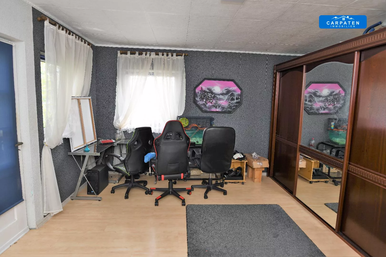 Kinderzimmer 2 mit Balkon OG