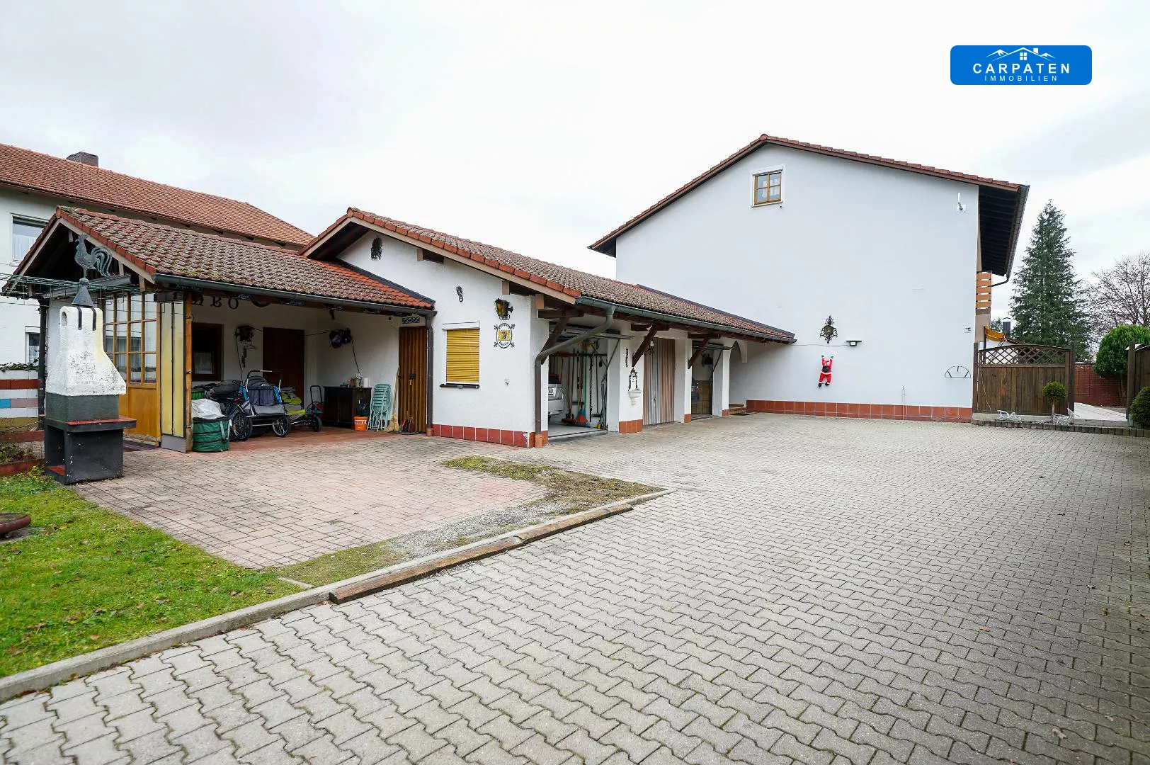 Außenstellplätze & Garagen