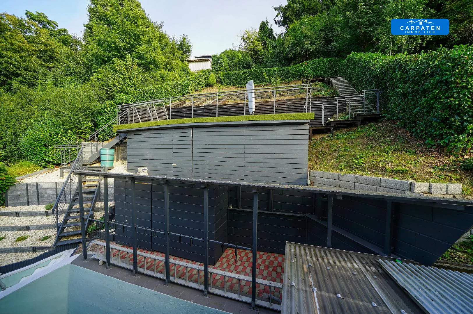 Garten mit Terrassenanlage