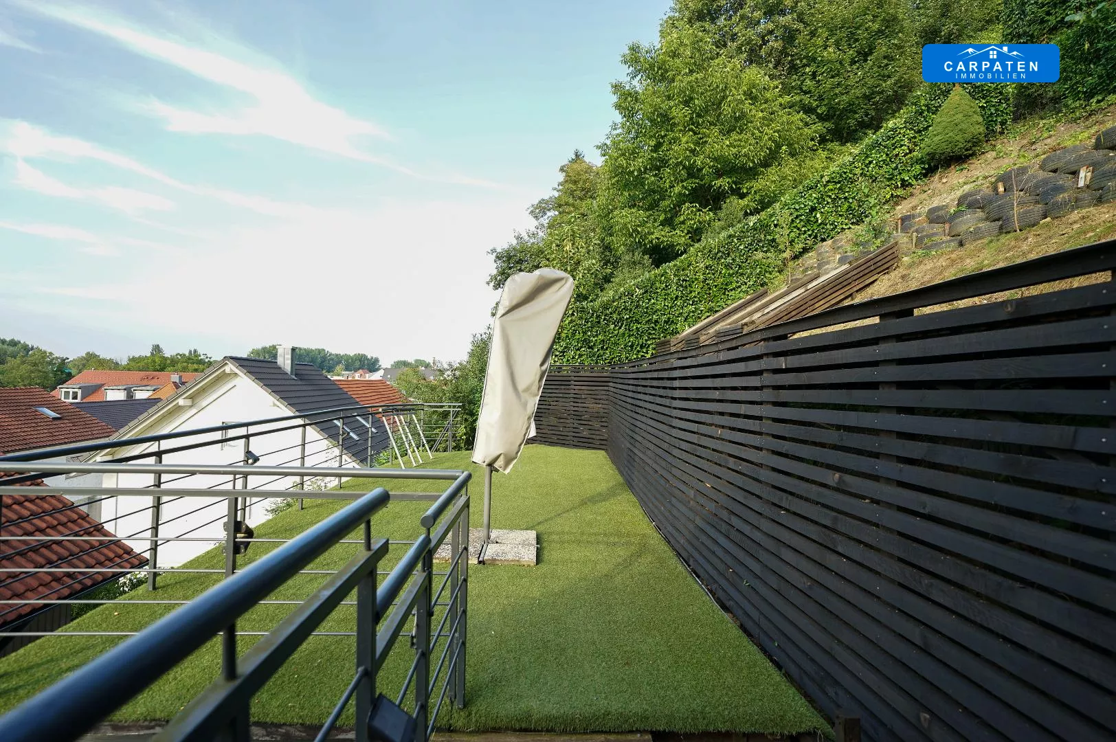 große Terrasse mit Ausblick