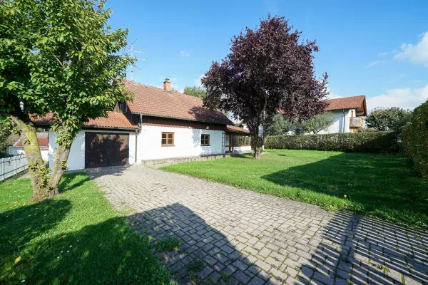 Gepflegtes Einfamilienhaus mit Wintergarten, Keller & großzügiger Garage in 84140 Gangkofen kaufen
