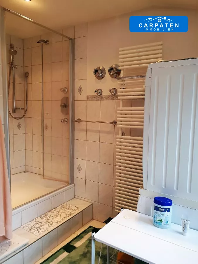 Bad mit Dusche Souterrain