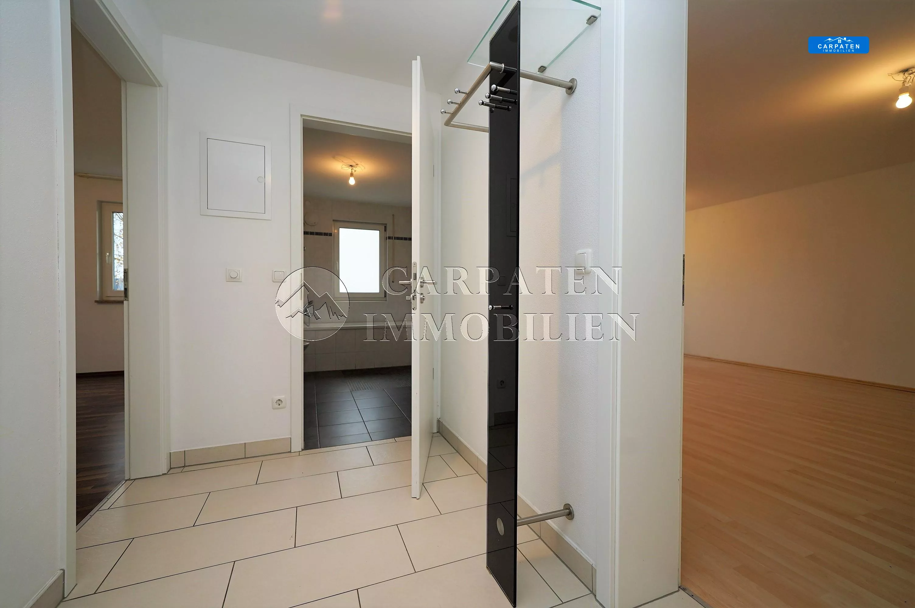 Ansicht Wohn-Bad-Schlafzimmer